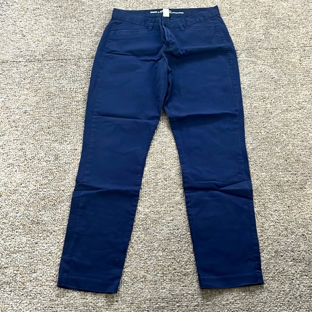 Gap Khakis Pants for women’s in navy blue size 0R